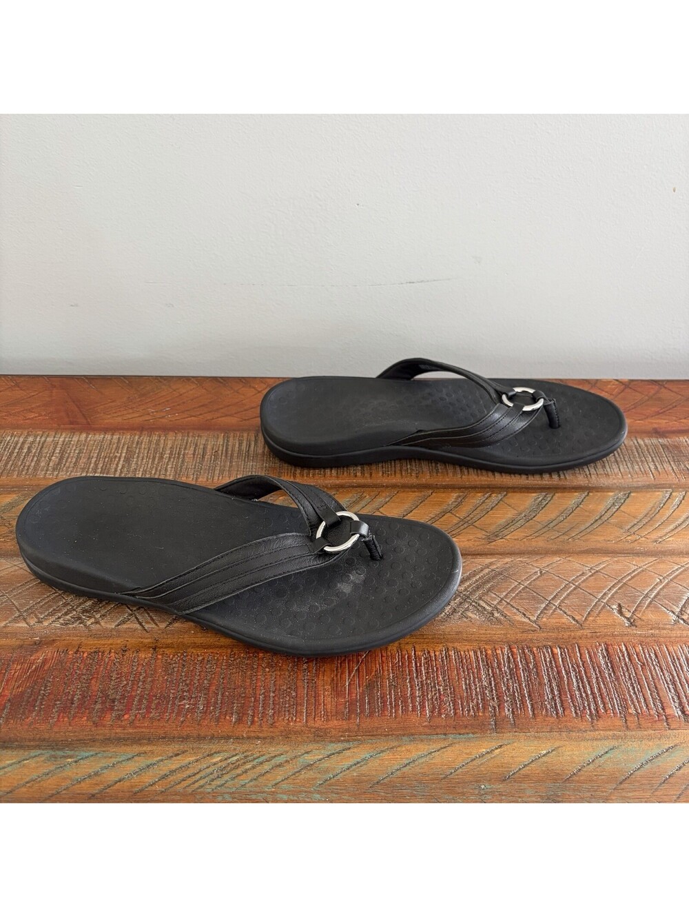 Vionic Women’s 11 Aloe Leather Thong Sandals Black Comfort Orthotic Ring Casual